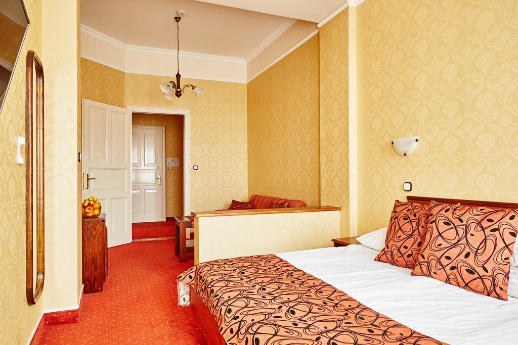 Hotel Astoria Балатонфюред Екстер'єр фото