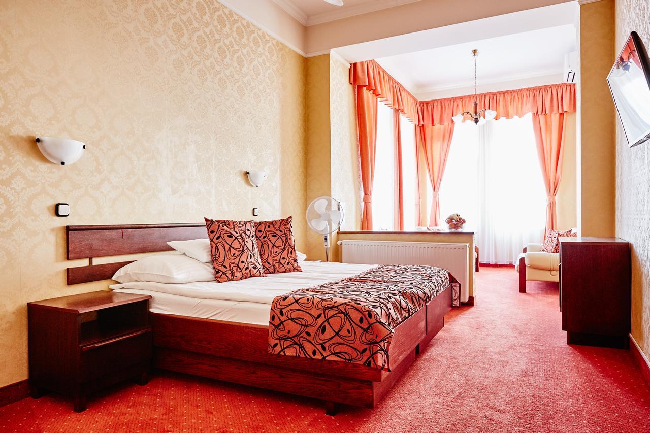 Hotel Astoria Балатонфюред Екстер'єр фото